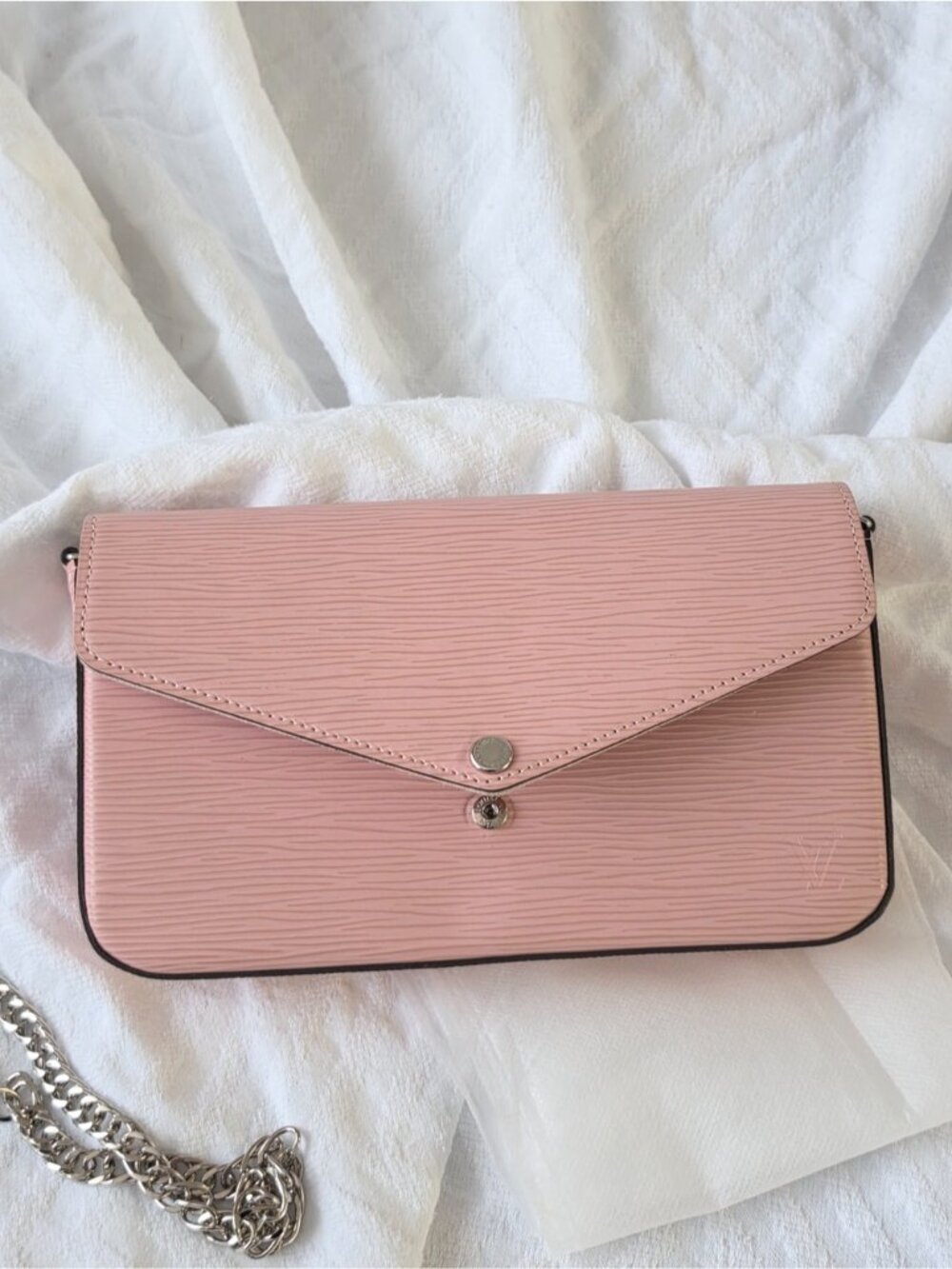 Authentic Louis Vuitton Epi Leather Pink Envelope Crossbody Mini Bag Clutch